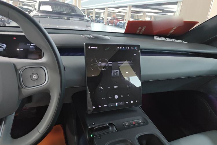 Used Nio ET5 2022 75 kWh Center Console