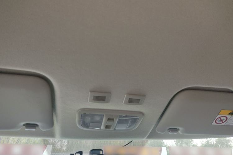 Used ORA White Cat 2022 Upgraded Model 305km Range Luxury Version Lithium-Ion Battery Headliner