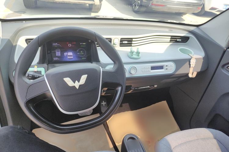 Used Wuling Hongguang MINIEV 2021 Macaron Premium Model – Lithium Iron Phosphate Center Console