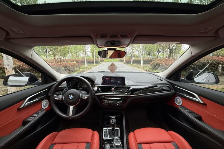 Used BMW 1 Series 2021 125i M Sport Night Edition Interior 2