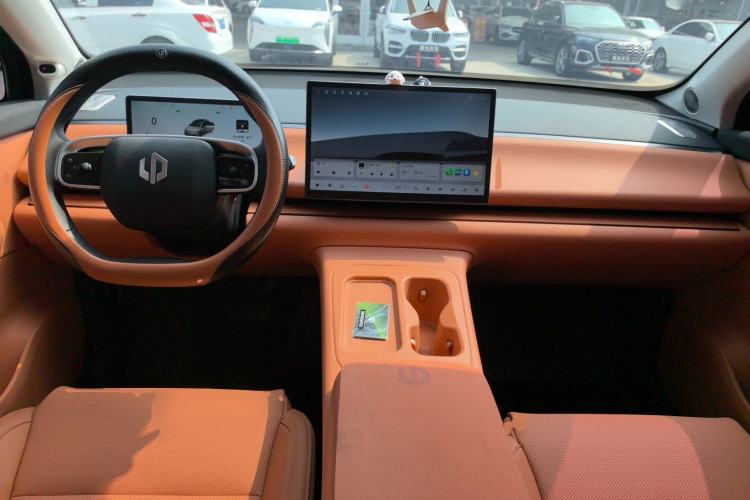 Used Leapmotor C10 2024 530 Smart Edition Center Console