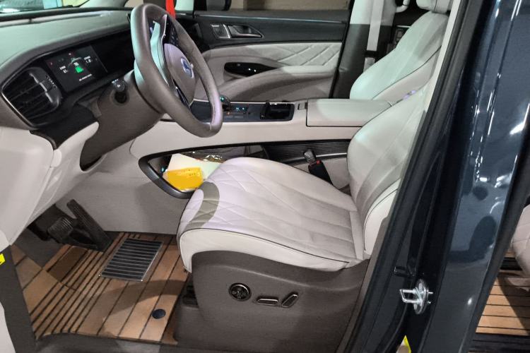 Used Denza D9 2022 DM-i 970 Four-Wheel Drive Flagship Model Left Front Seat