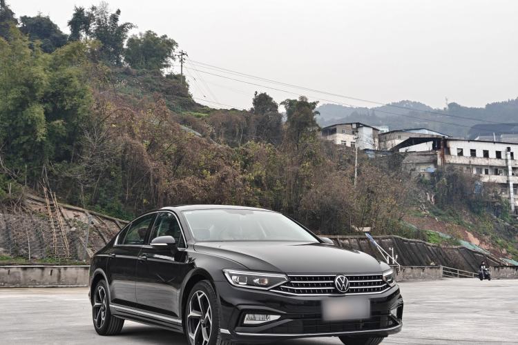 Used Volkswagen Magotan 2023 2 Million Units Limited Edition 330TSI DSG Leading Version