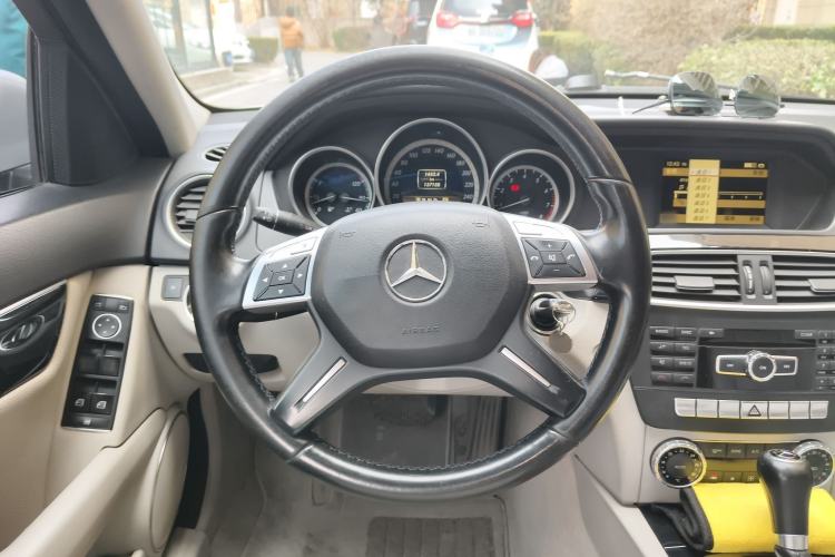 Used Mercedes-Benz C-Class 2011 C 180K Classic model
