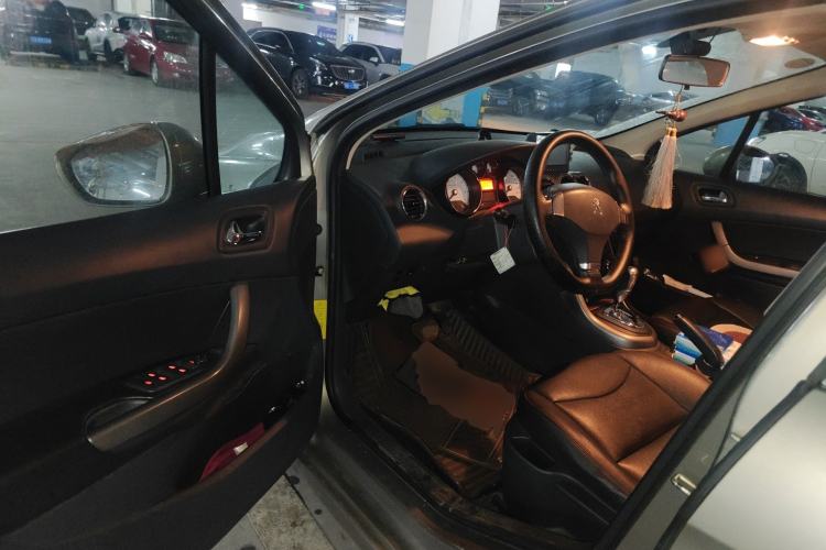 Used Peugeot 408 2013 2.0L Automatic Comfort Edition Driver Seat