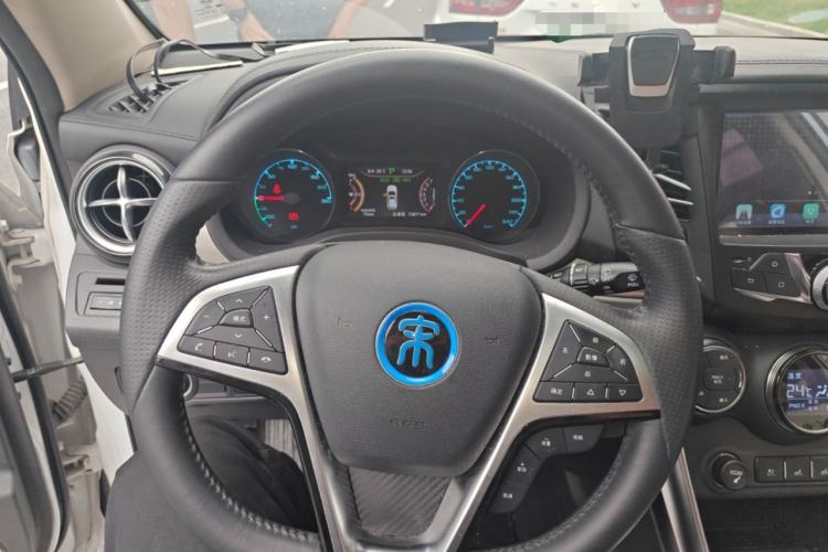 Used BYD Song New Energy 2017 Song DM 1.5TID All-Wheel Drive Luxury Model Steering Wheel