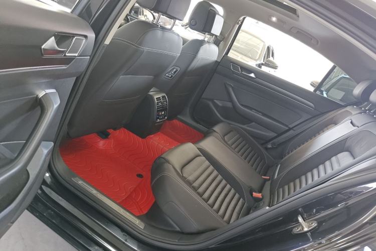 Used Volkswagen Magotan 2020 330TSI DSG Luxury Edition Left Rear Seat