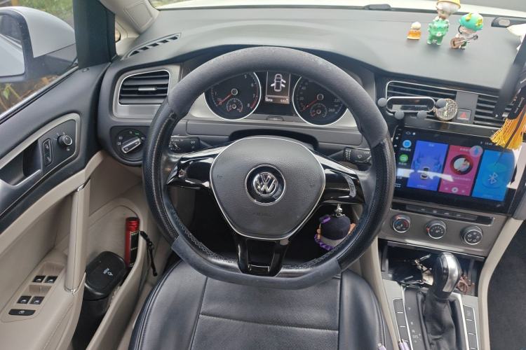 Used Volkswagen Golf 2015 1.4TSI Automatic Comfort Model
