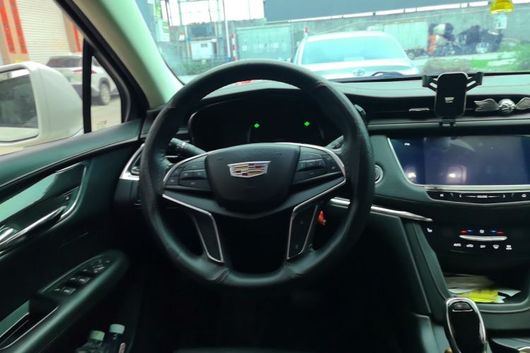 Used Cadillac XT5 2016 28T Four-Wheel Drive Luxury Model Steering Wheel