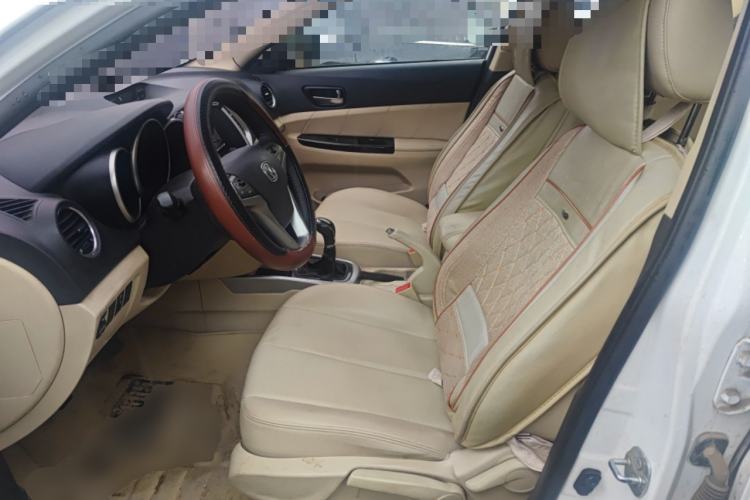 Used CHANGAN Eado 2015 1.6L Manual Luxury Model China IV Standard