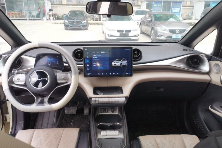 Used BYD Dolphin 2023 420 km Fashion Edition
