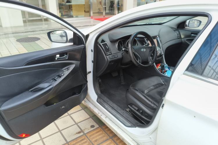 Used Hyundai Sonata 2013 2.4L Automatic Luxury Version China IV Standard
