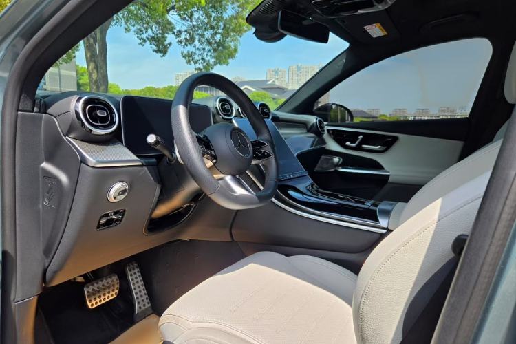 Used Mercedes-Benz GLC Coupe 2025 GLC 260 4MATIC Coupe SUV Interior 2