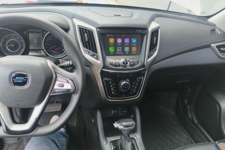 Used CHANGAN OSHAN COS5 2021 1.6L CVT Luxury Model Center Console