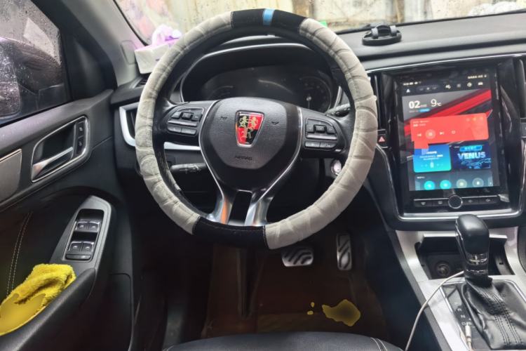 Used Roewe RX5 2018 20T Two-Wheel Drive Automatic Internet Smart Luxury Edition
