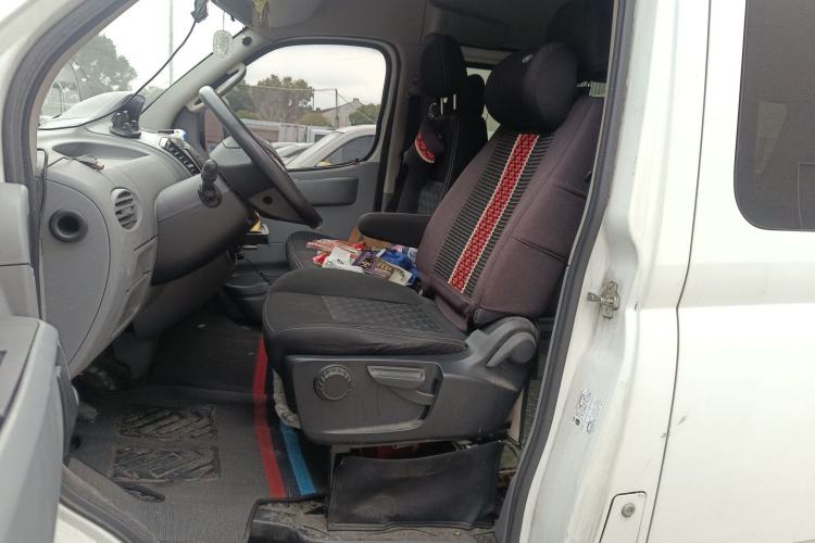 Used SAIC MAXUS Xintu V80 2021 2.0T Manual Classic Aoyuntong Short Wheelbase Mid-Roof 5/6-Seater