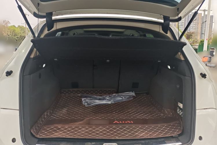 Used Audi Q5 2012 2.0TFSI Technology Model Trunk