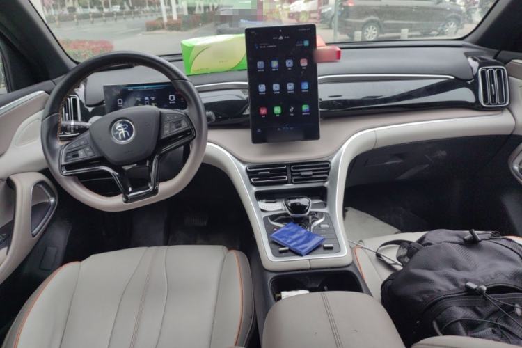 Used BYD Song Pro New Energy 2023 Champion Edition DM-i 110KM Beyond Model Center Console