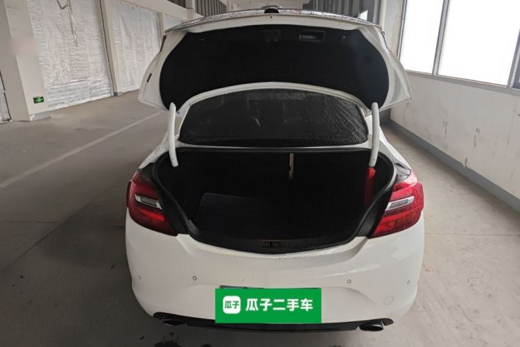 Used Buick Regal 2015 2.0L Elite Fashion Edition Trunk