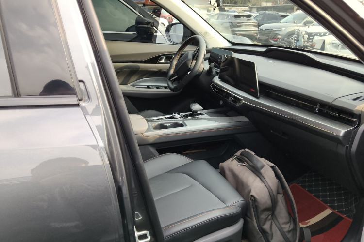 Used CHANGAN OSHAN Z6 2023 Blue Whale 1.5T DCT Smart-Led City Edition Right Front Seat