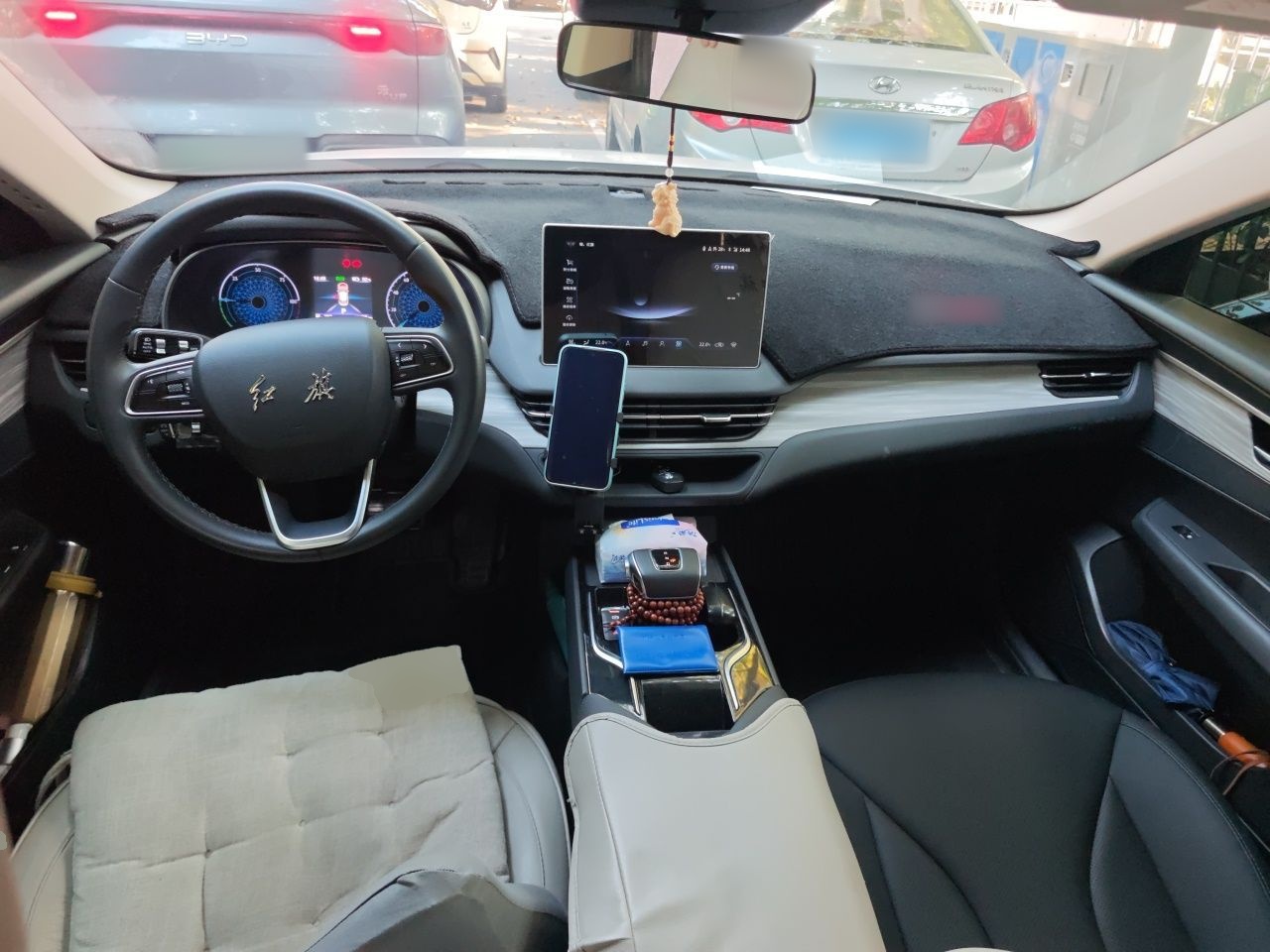 Hongqi E-QM5 2024 610 km PLUS — снимка 9