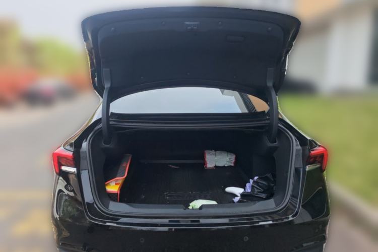 Used Buick LaCrosse 2025 28T Platinum Edition