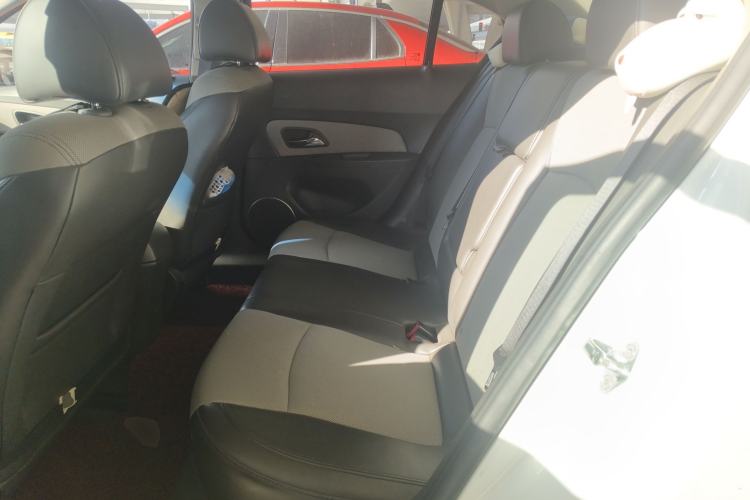 Used Chevrolet Cruze 2013 1.8L SE AT
