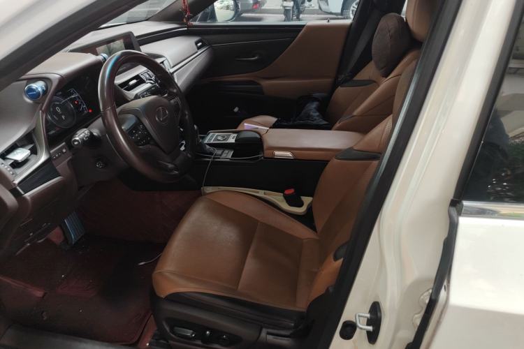 Used Lexus ES 2018 300h Premier Edition China V Standard

