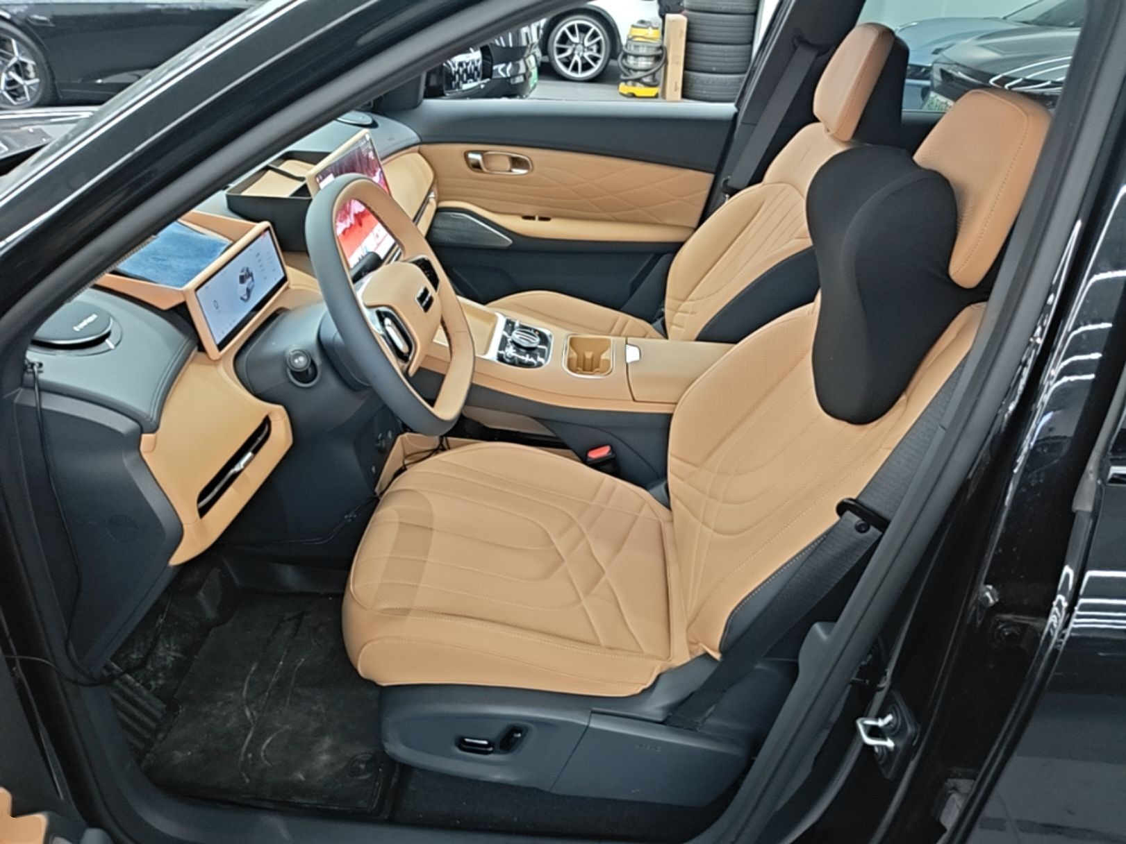 Geely Galaxy Xingjian 7 EM-i 2025 120km Exploration+ Version — снимка 17