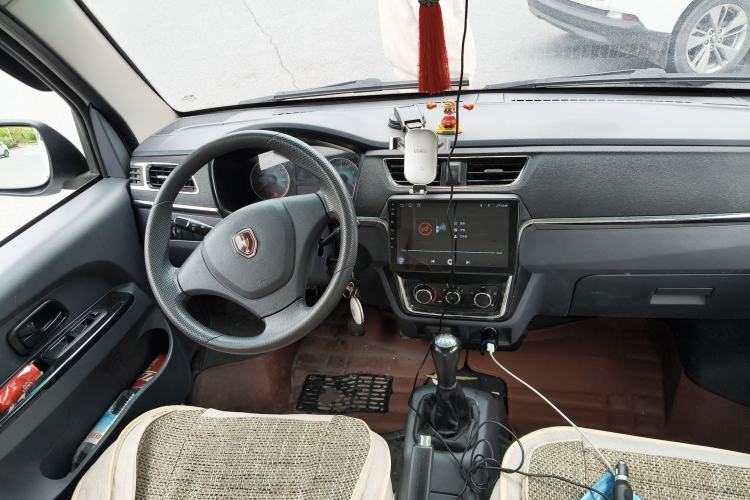 Used Jinbei Hiace X30 2023 1.5L Wealthy-Style Passenger Van 5/6/7-Seater Non-Air-Conditioned Version SWC15M Steering Wheel