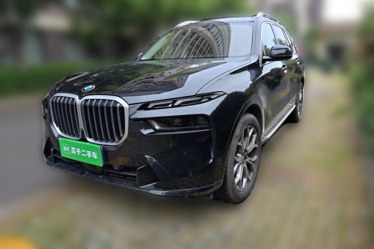 Used BMW X7 2023 xDrive40i Luxury Package with Leading Features