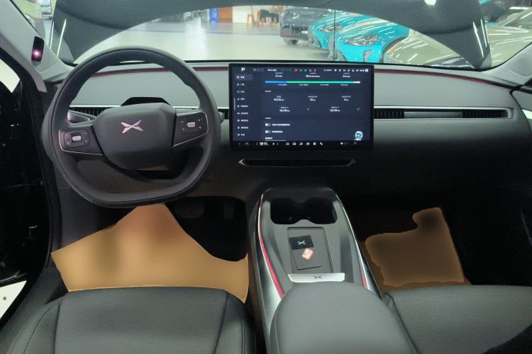 Used XPeng MONA M03 2025 600 with Ultra-Long Range Max Center Console