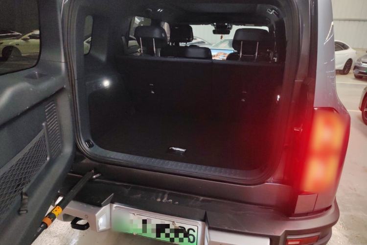 Used Formula Leopard Leopard 5 2023 Navigator Edition