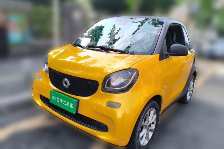 Used smart fortwo 2015 1.0L 52 kW hardtop Dynamic version