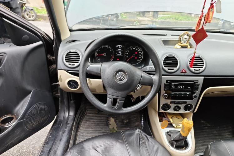 Used Volkswagen Lavida 2013 Classic 1.6L Manual Fashion Edition
