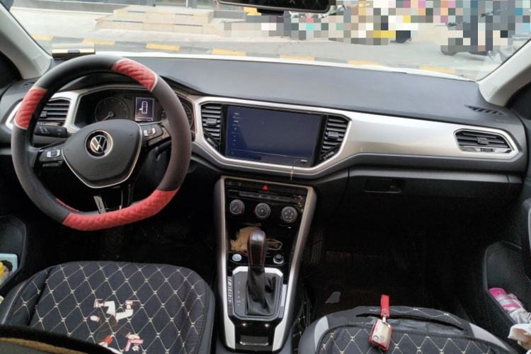 Used Volkswagen T-ROC 2022 280TSI DSG Two-Wheel Drive Elite PLUS Center Console