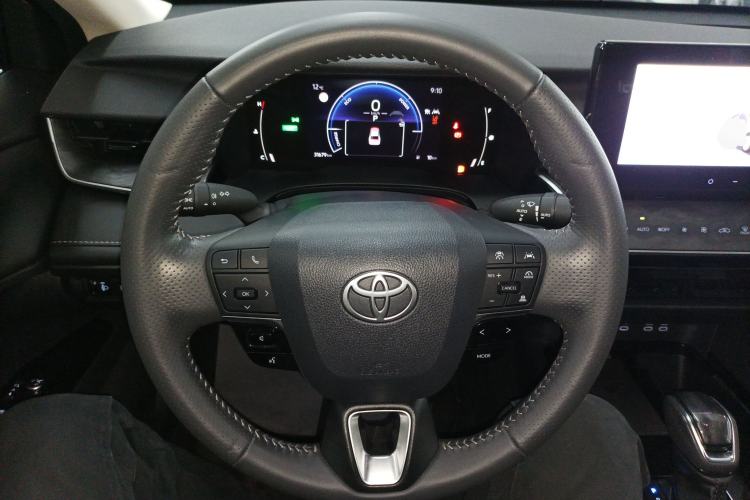 Used Toyota Camry 2024 Dual-Motor 2.0 HGVP Luxury Edition
