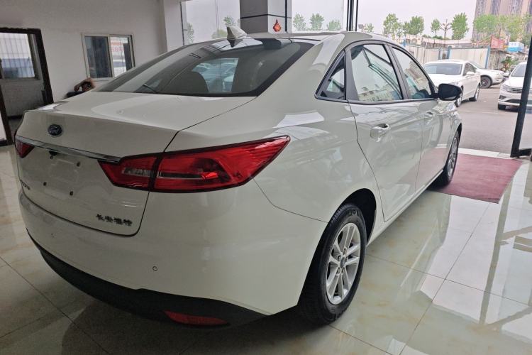 Used Ford Escort 2019 Revised Version 1.5L Manual "Quality Enjoyment" Trim (Tire Pressure Monitoring) China VI Standard Rear Right 45 Deg