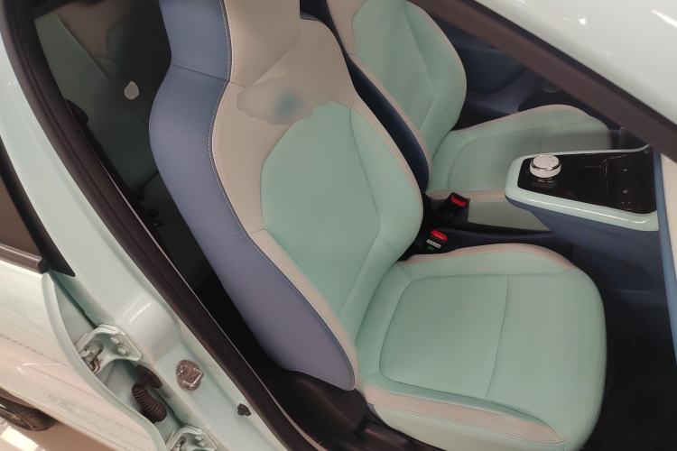 Used Dongfeng NAMMI BOX 2022 Revised Light Wind Edition 201 km Standard Version Right Front Seat