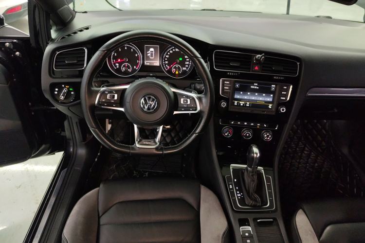 Used Volkswagen Golf 2016 1.4TSI Automatic R-Line Steering Wheel