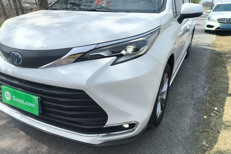 Used Toyota SIENNA 2023 2.5L Hybrid Comfort Edition
