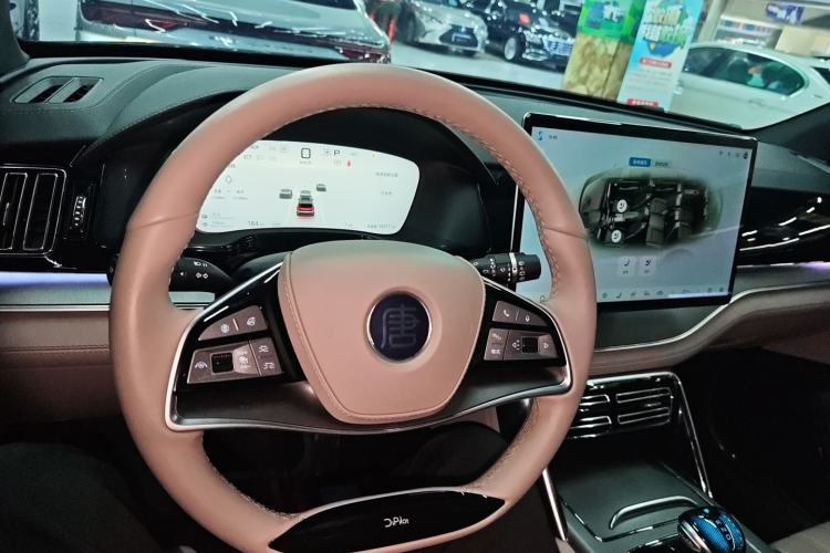 Used BYD Tang New Energy 2025 DM-i 115KM Prestige Model Center Console