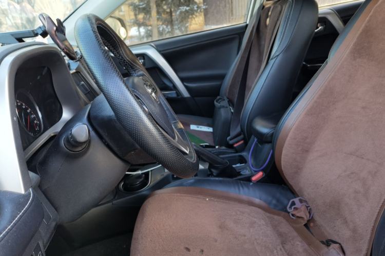 Used Toyota RAV4 2016 2.0L CVT 4x4 New Edition China V Standard