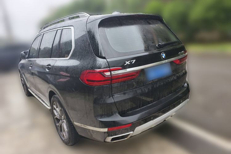 Used BMW X7 2021 Facelifted xDrive40i Luxury Package with Leading Features Rear Left 45 Deg