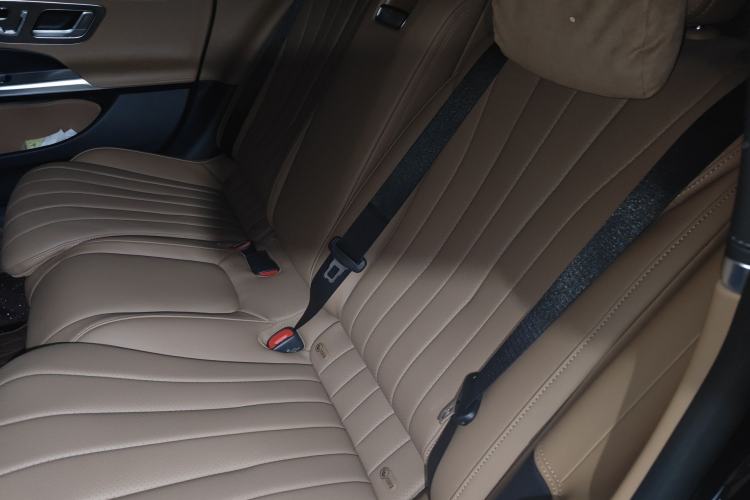 Used Mercedes-Benz E-Class 2025 Facelift E 300 L Luxury Edition
