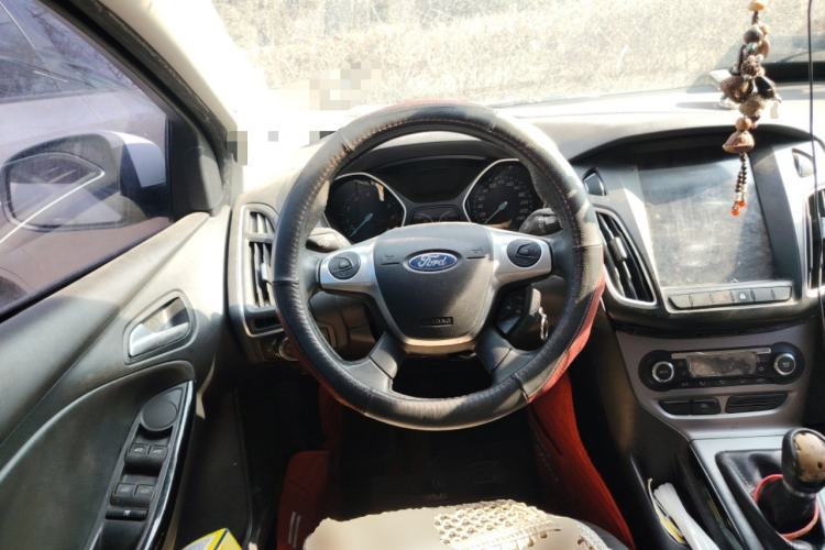 Used Ford Focus 2012 Sedan 1.6L Manual Fashion Edition
