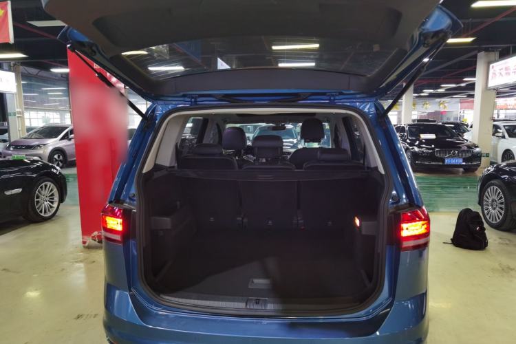 Used Volkswagen Touran 2016 Volkswagen Touran L 280TSI DSG Comfort Edition
