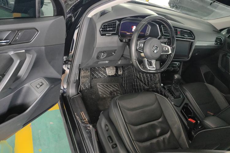 Used Volkswagen Tiguan L 2020 330TSI Automatic Two-Wheel Drive R-Line Flagship Version China VI Standard Driver Seat