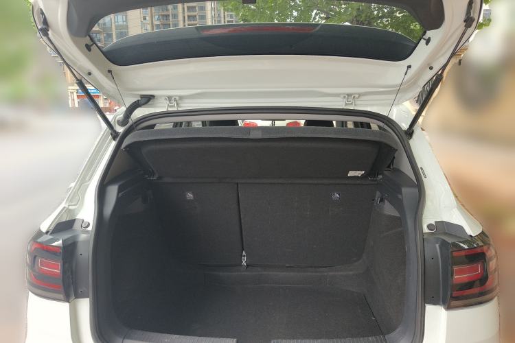 Used Volkswagen Tacqua 2021 200TSI DSG JoyConnect Edition