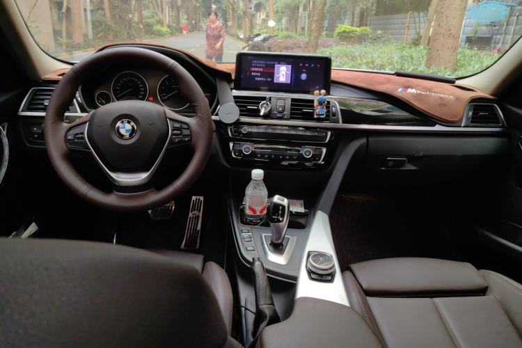 Used BMW 3 Series 2018 320Li Fashion Model Center Console